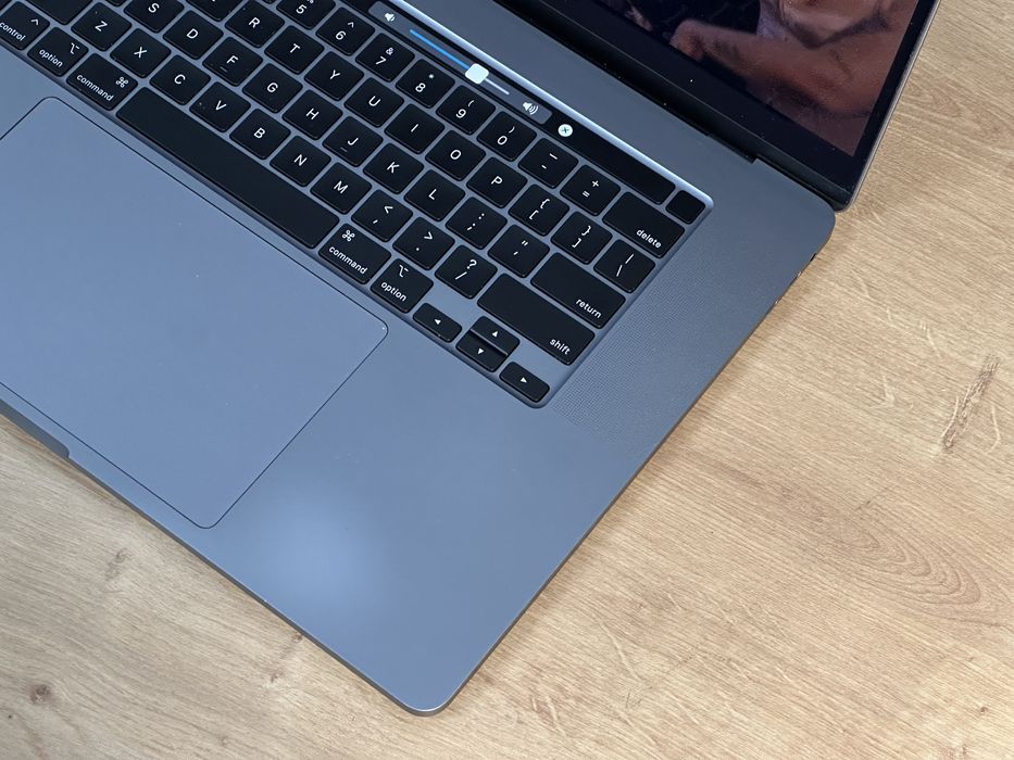 Apple MacBook Pro 16” Tachoe 2026 16GB 512GB Space Gray