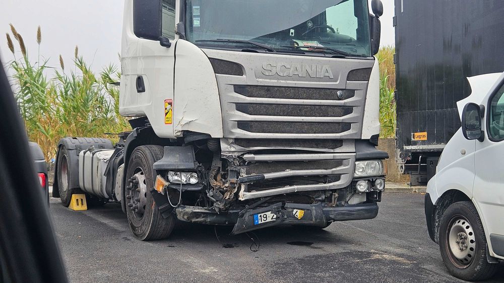 Scania acidentado