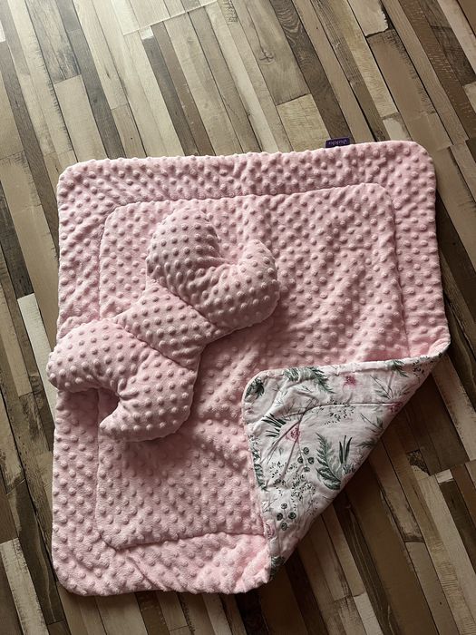 Kocyk minky z poduszeczka