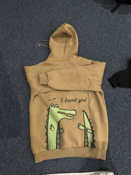 Кофта з крокодилом