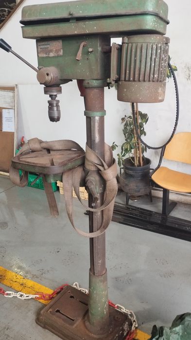 Coluna de furar industrial