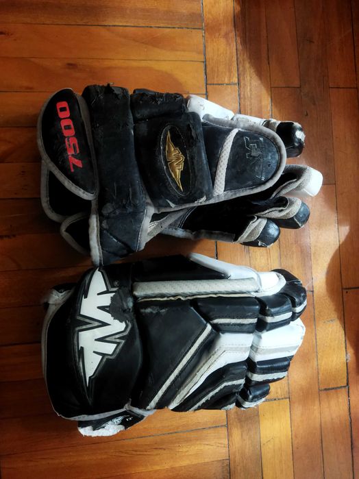 Продам хокейну форму