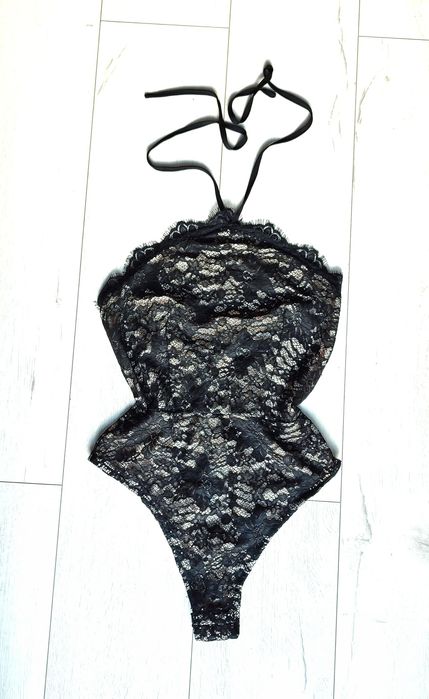 Czarne koronkowe body Boohoo 36 S