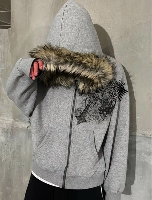 В наявности новий худи