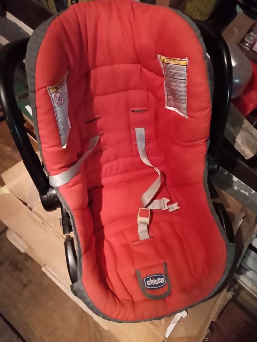 Продається автокрісло Chicco