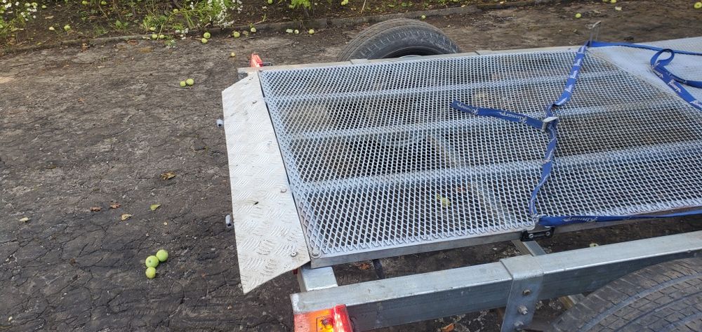 Продам причіп під лодку,квадрік (квадрік 2шт) і т.д.