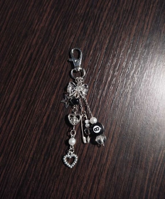 Браслети, брелочки для вас :)