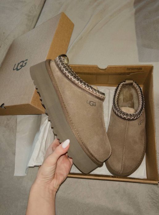 UGG на платформі