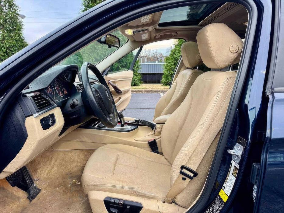 BMW 3 Series 320i      2014