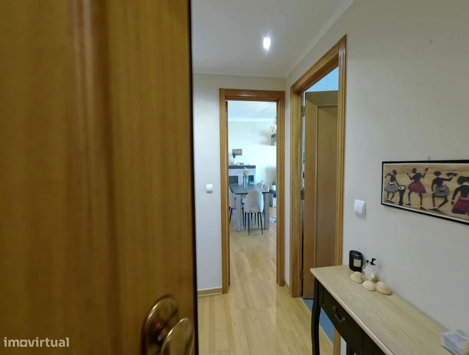 T2 com ar condicionado e elevador em Sacavém e Prior Velho