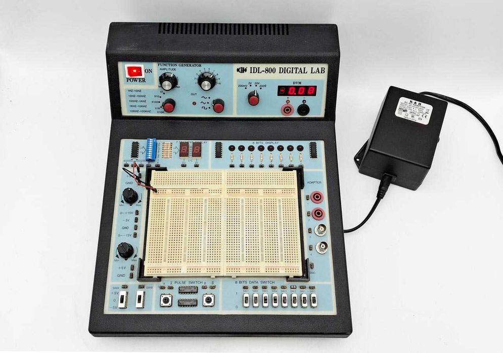 Laboratório Digital Breadboard com fonte gerador sinais displays etc