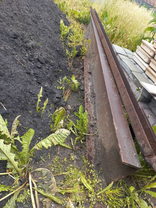 Продам залізний швелер