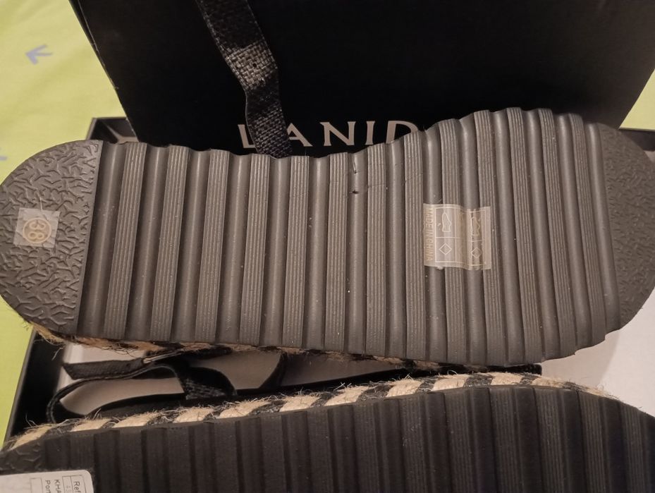 Sandálias plataforma, Lanidor