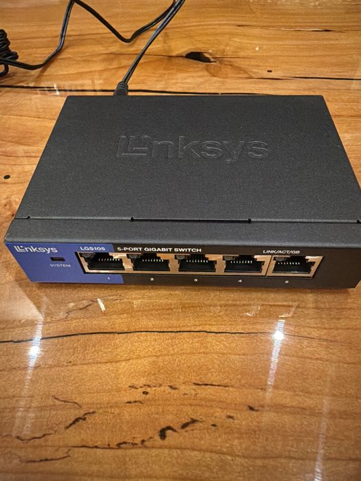 Switch Linksys lgs105