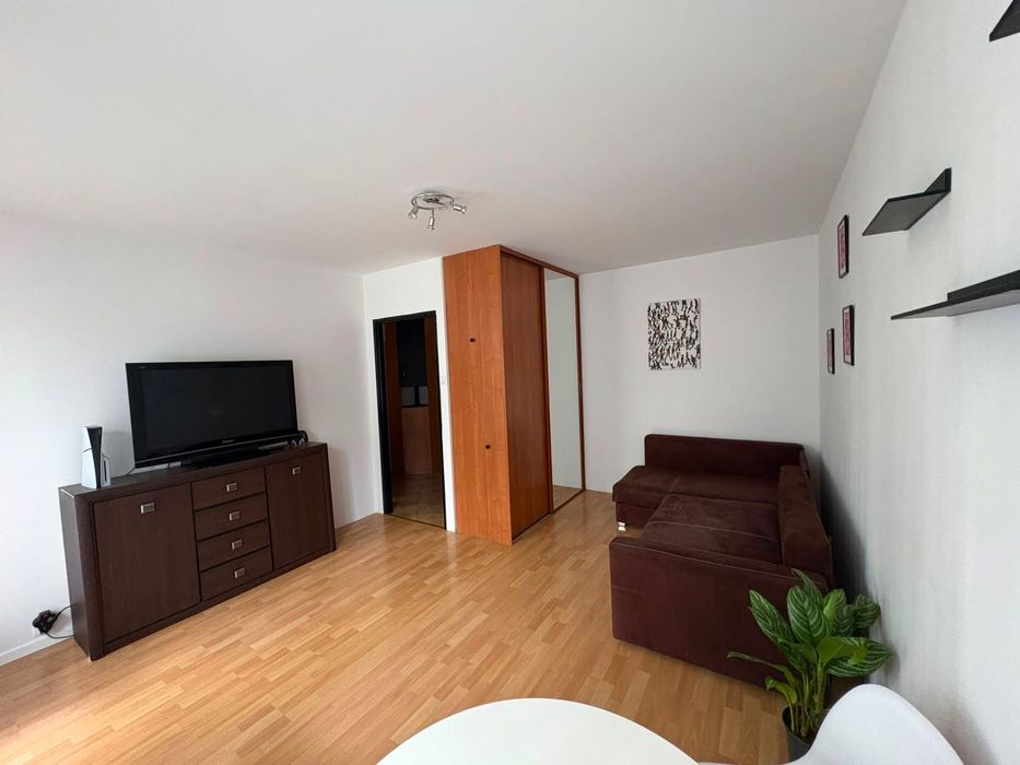 Przestronna kawalerka 32 m² | Osobna kuchnia | Duży balkon | Piwnica