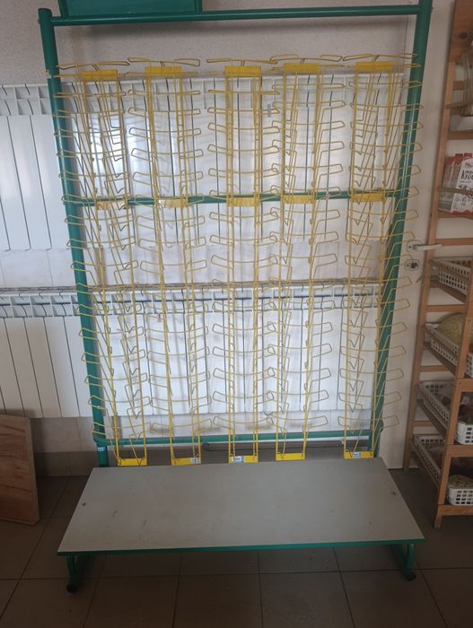 Regał na gazety, prase