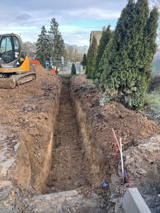 Uslugi minikoparką 2,7t  łyżki/młot/wiertnica   Wynajem z operatorem