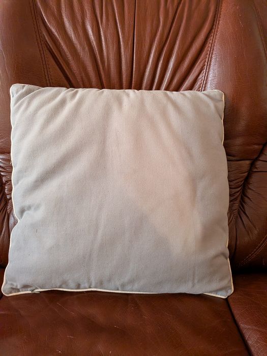 Almofada cinzenta