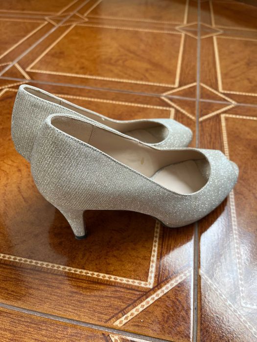 Sapatos de salto alto