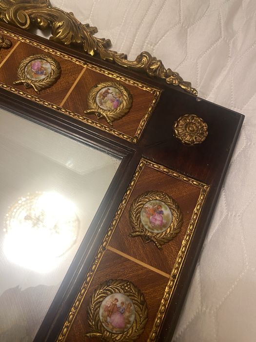 Дзеркало з бронзовими вставками