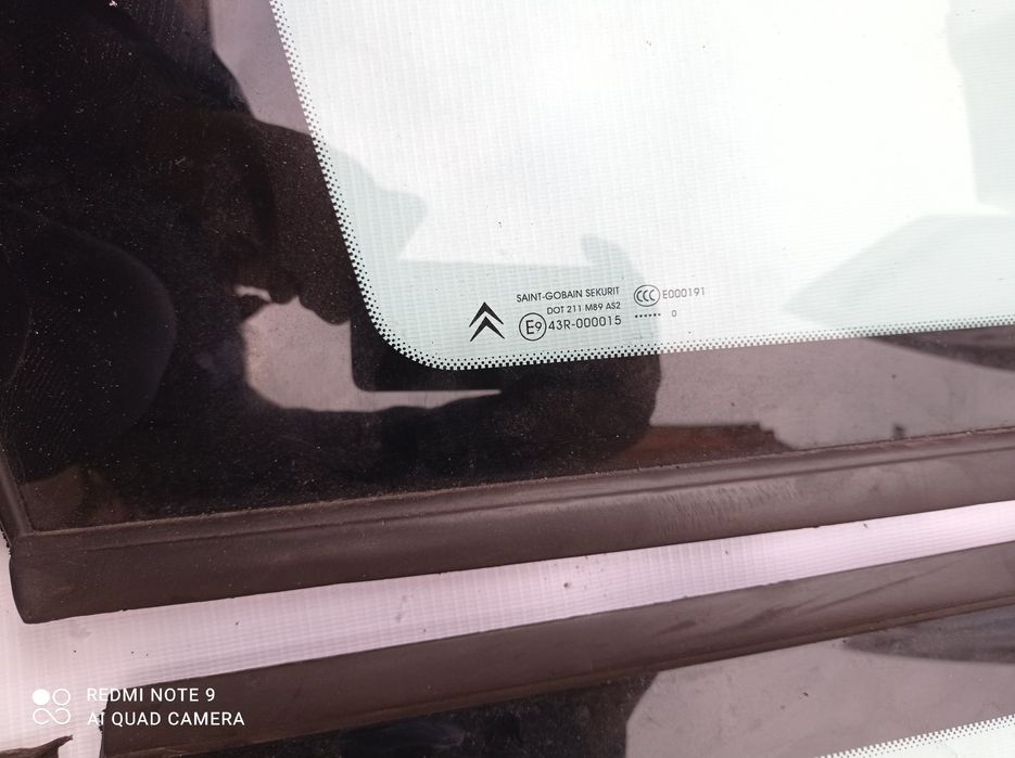 Стекло кузовное переднее заднее c4 grand picasso 2009 2010