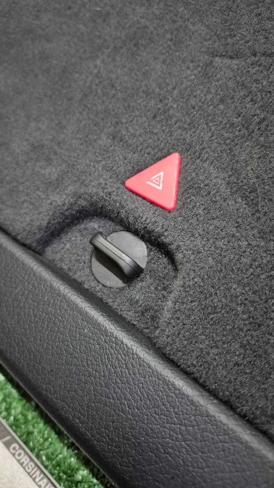 AUDI A4 B6-B7 (8E) AVANT 2000 ATÉ 2008 - Tampa da Mala Original em Excelente Estado PRETA 8E9867979C