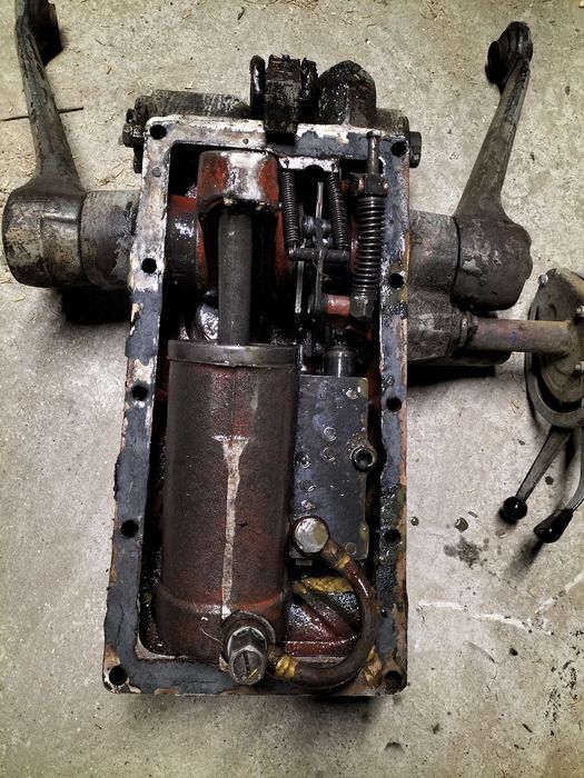 Plecak cylinder tłok podnośnika rozdzielacz sterowanie ursus c-360