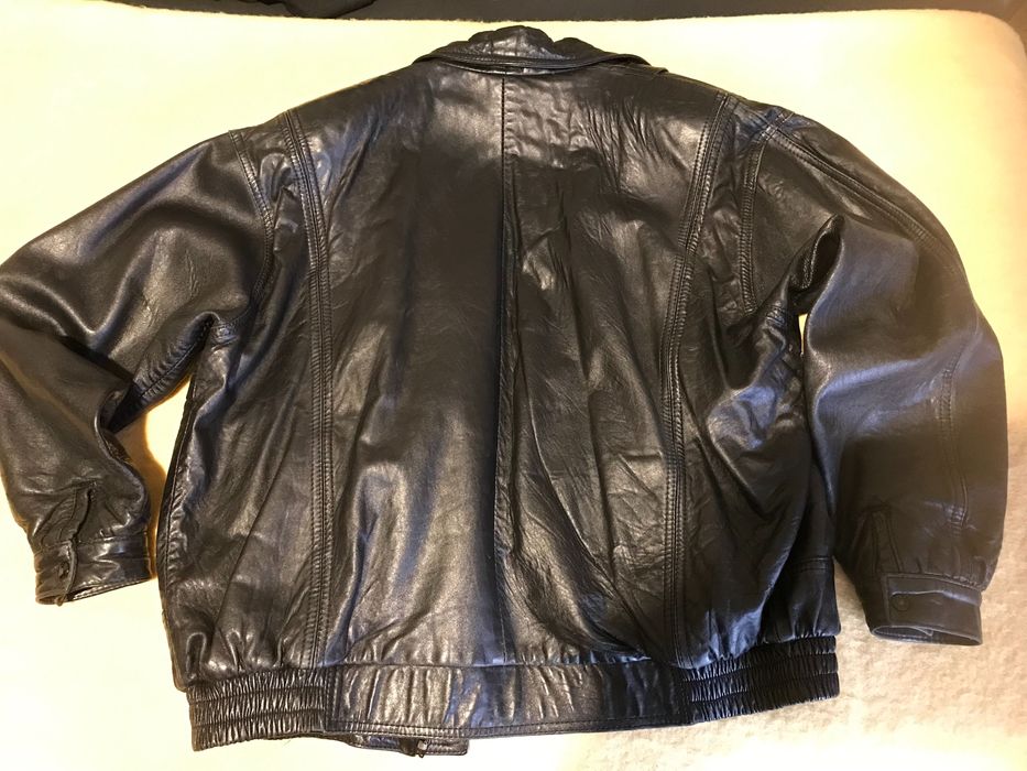 Casaco de cabedal novo, usado uma vez