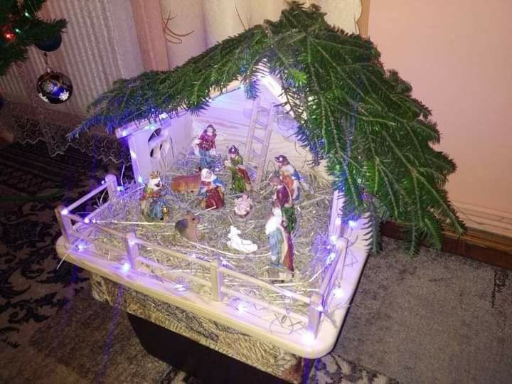 Хлівчик для різдвяної шопки.