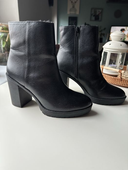 Czarne ocieplane botki H&M