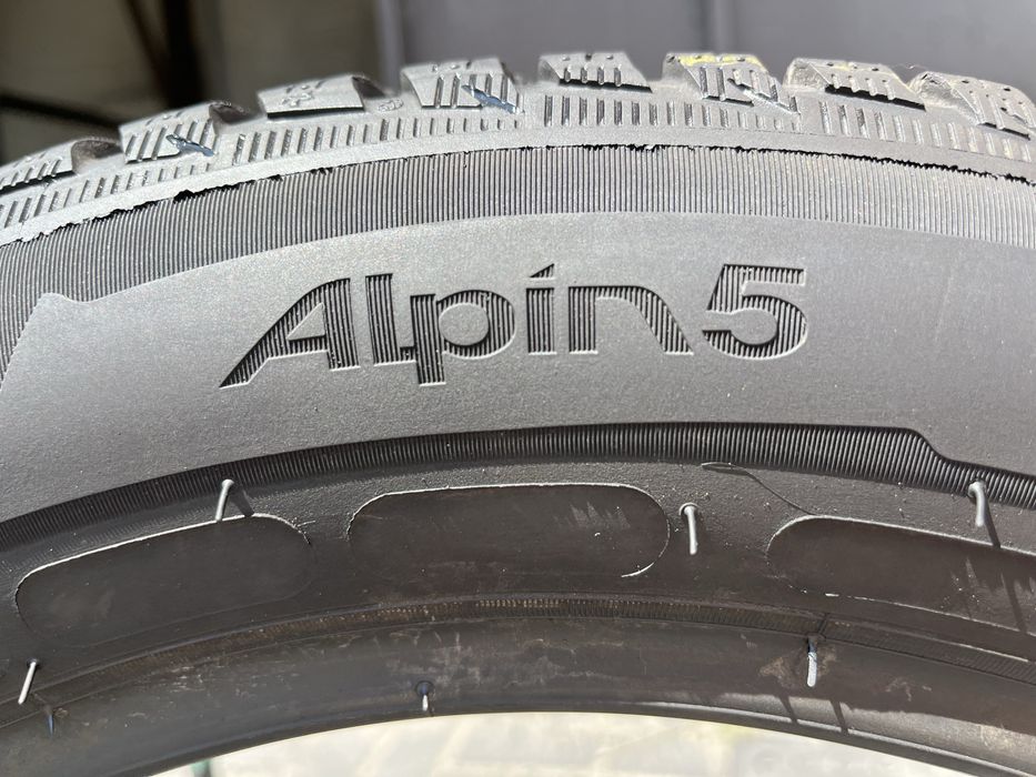 Шини 205/55 R16 Michelin Alpin5 4 зимові гуми стан близький до нових