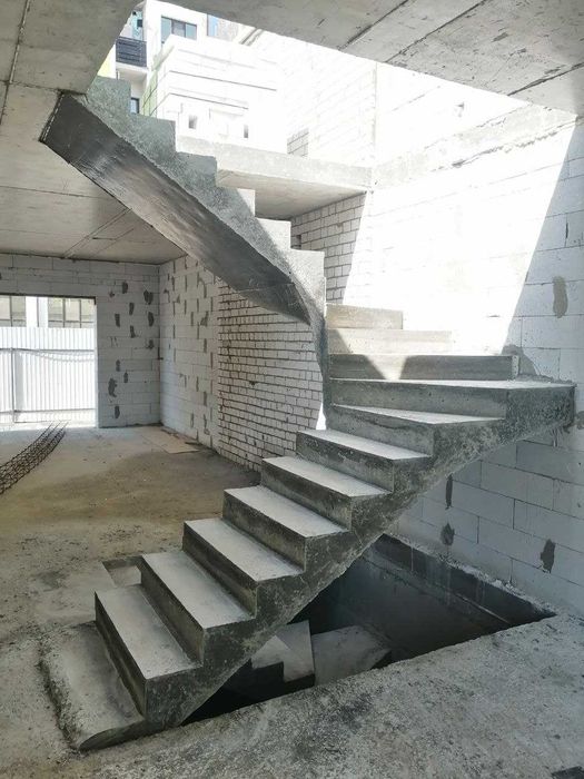 Бетонні сходи за доступною ціною! Заливка сходів з бетону.