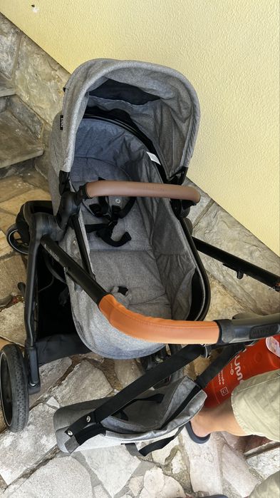 Carrinho trio Maxi Cosi Zelia S com base 360 isofix