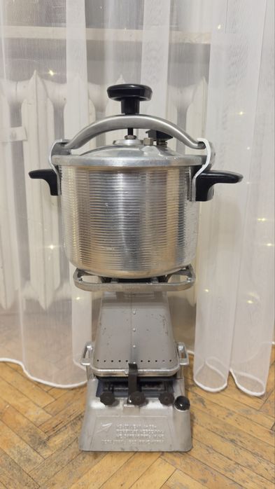 Piecyk piec naftowy,garnek,kuchenny w bdb stanie,trzy knoty ZESTAW