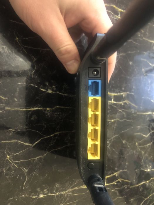 Продам роутер Huawei WS319