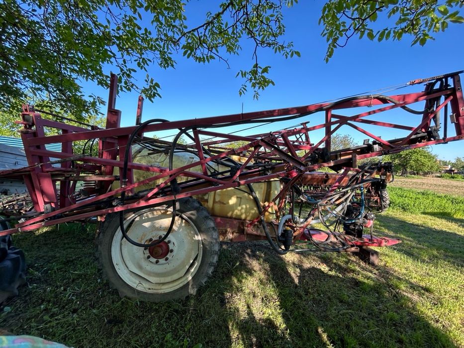 Продам причіпний обприскувач HARDI