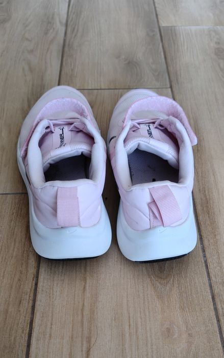 Кросівки Nike для дівчинки