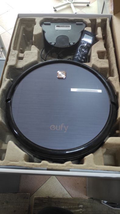 Робот пилосос eufy