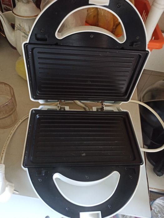 Sanduicheira como nova