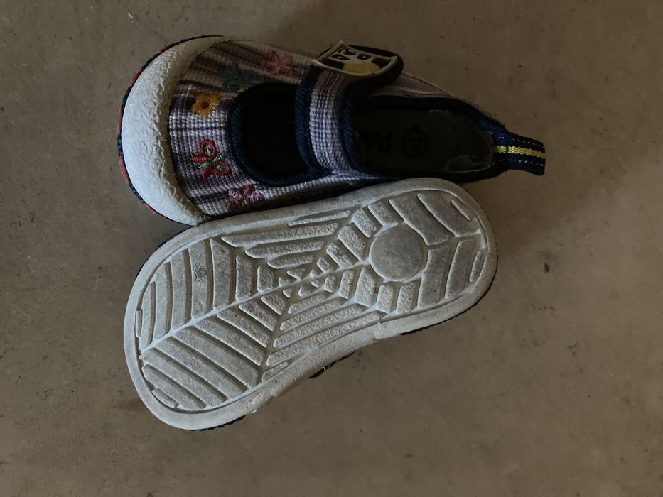 Sapatinhos Panda n 19 em bom estado