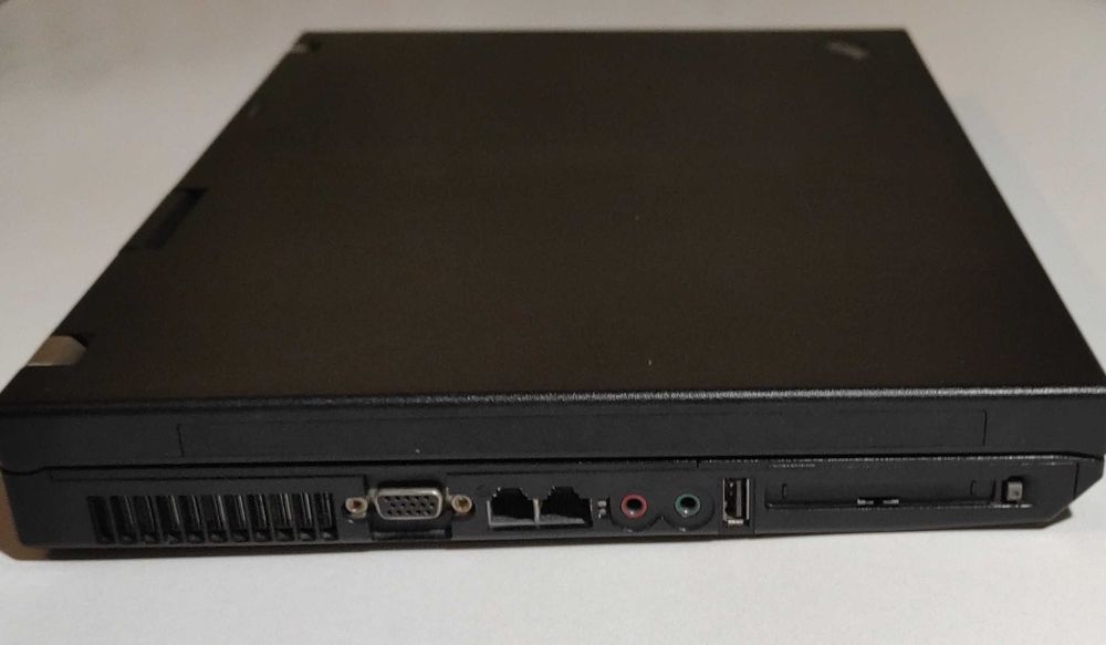 Ноутбук ThinkPad R61e Intel Core 2 Duo T7700 2,4Ghz; 3GB RAM, HDD 320 GB.