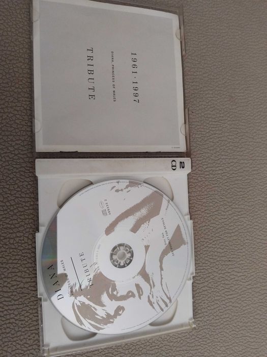 Cd duplo de tributo a  Princesa Diana.