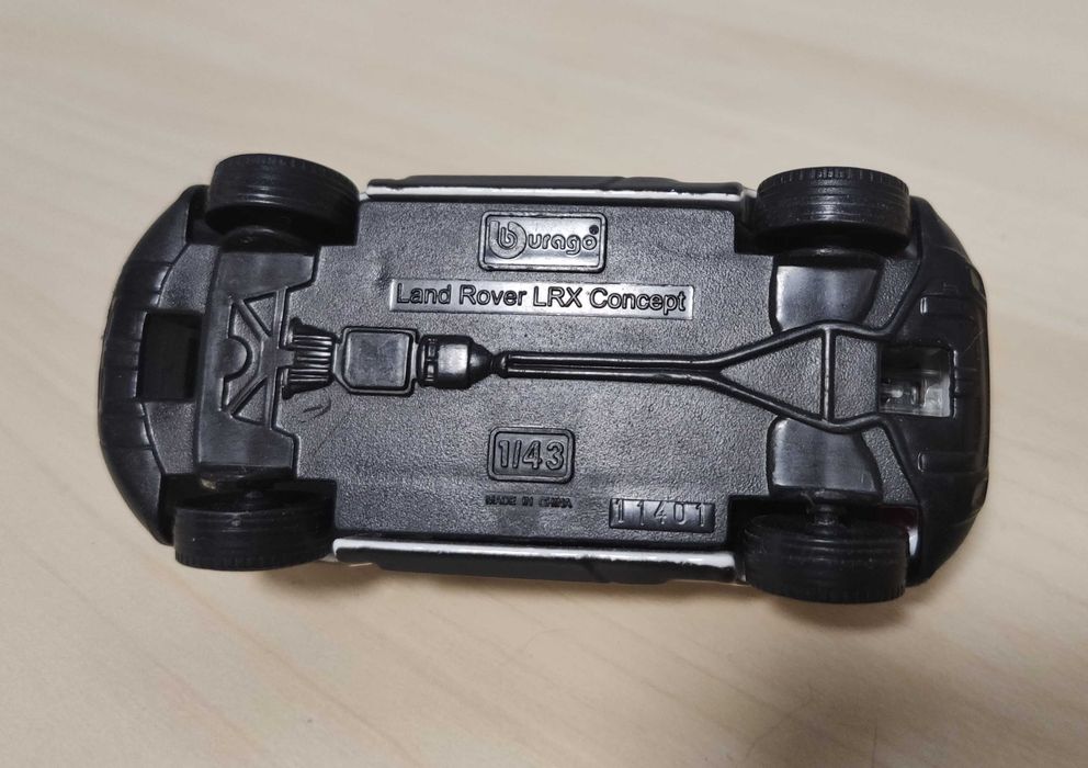 3 szt Metalowe modele aut 1/32 1/43 Bburago Mondo Motors