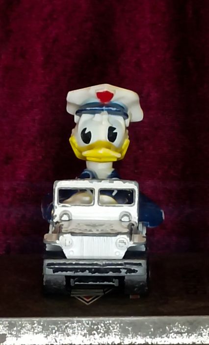 20# Jeep policyjny z Kaczorem Donaldem, Matchbox, Disney - 1979r.