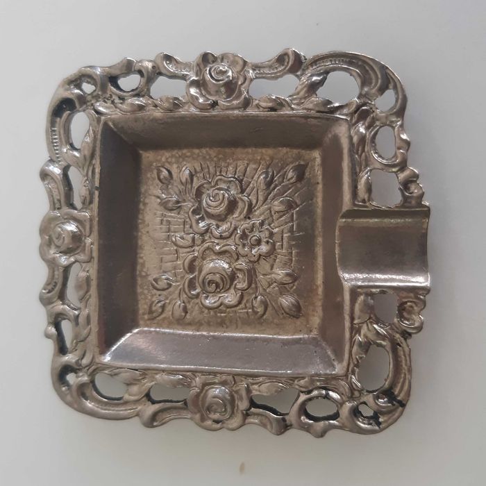 Antigo Pequeno mini Cinzeiro Estanho Decor Floral