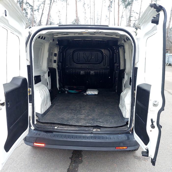 FIAT DOBLO 2011р, 1,6 дизель, 6 ступ МКПП