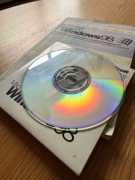 Windows 98 system operacyjny - płyta, książka, klucz, KOMPLET