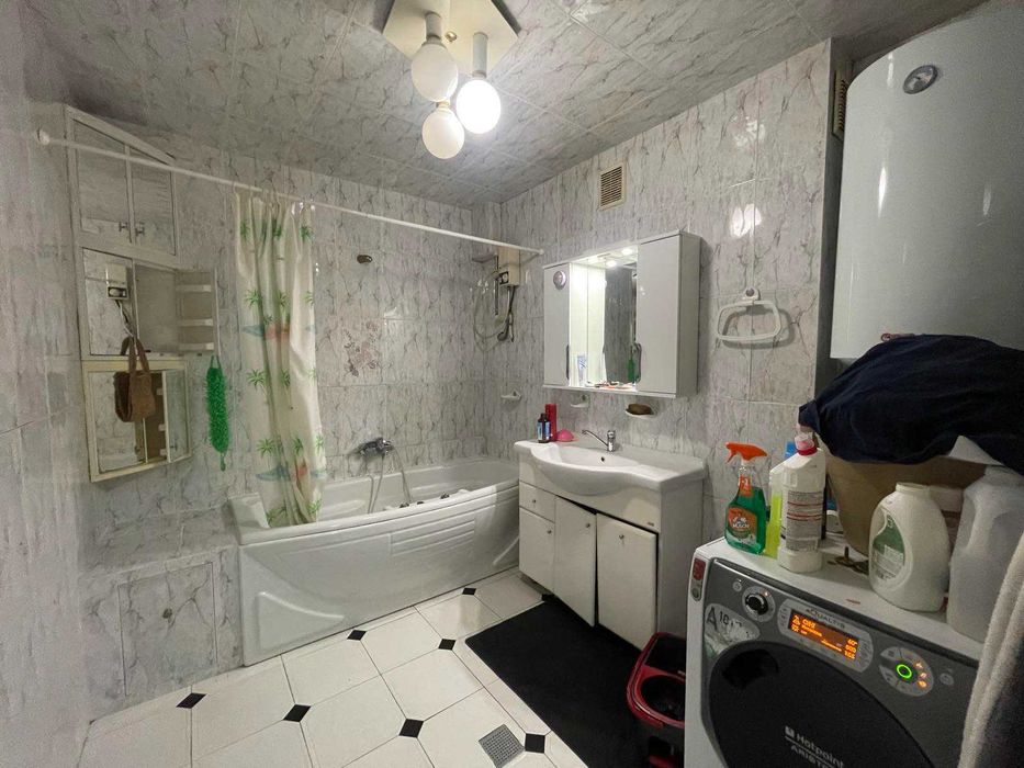 Продаётся просторная квартира   на  Черёмушках