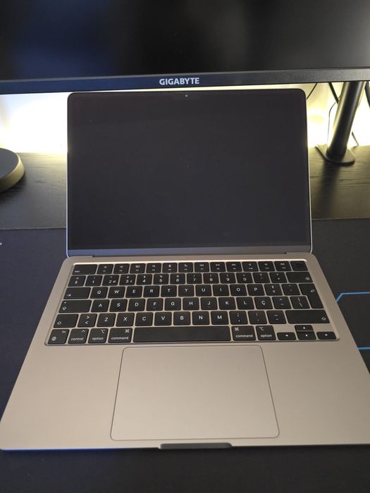 Macbook Air M3 16GB 2025 C/Garantia