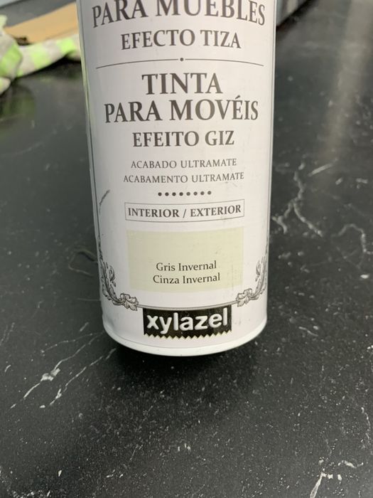 Tinta para móveis em spray